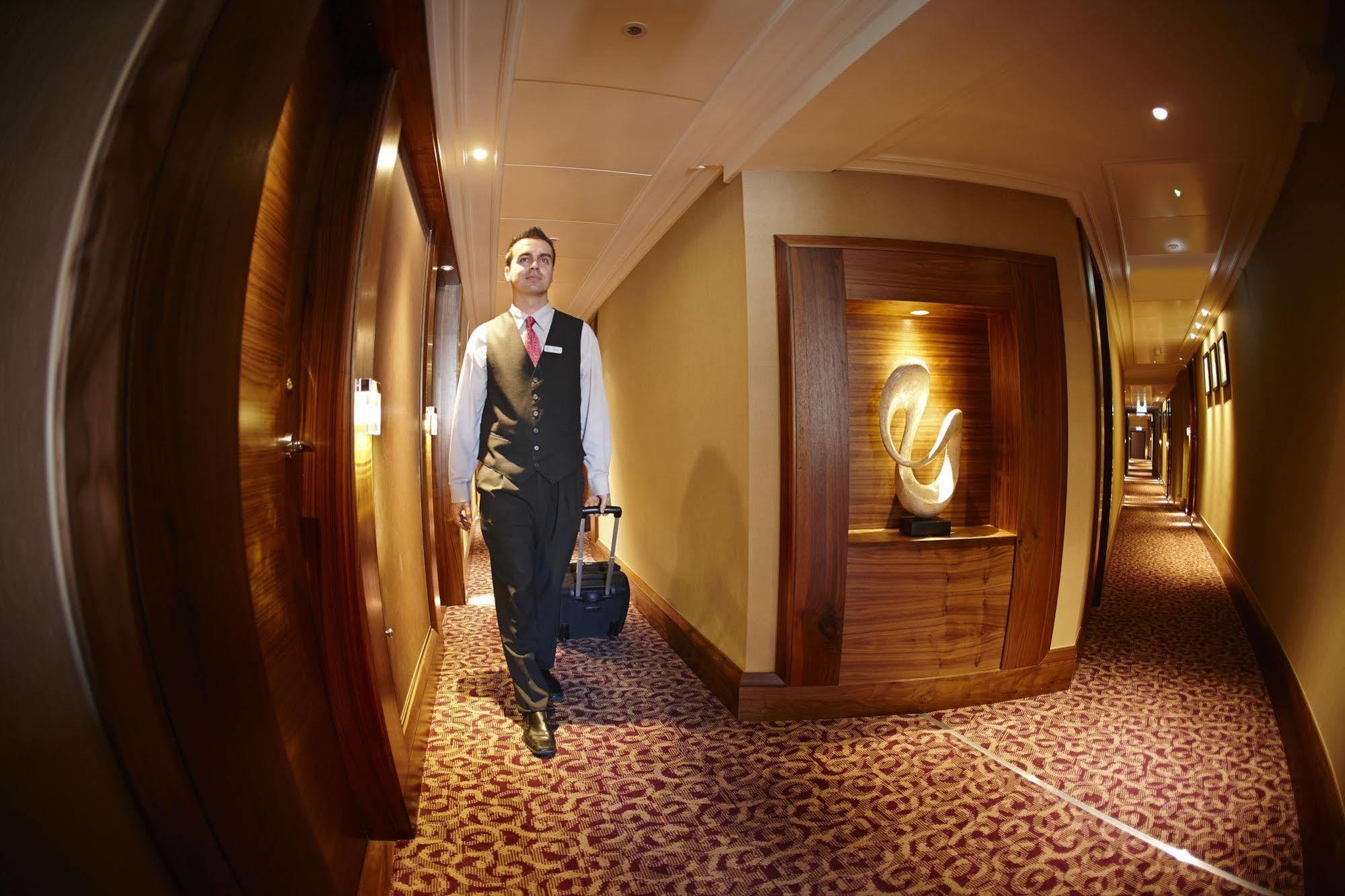 Pomme D'Or Hotel Saint Helier Bagian luar foto